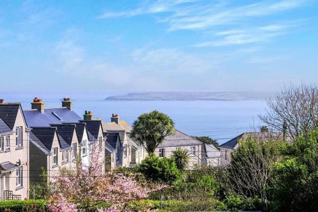 Sunrise! ~ 2 Bedrooms, Garden, Parking, Sea Views St Ives Extérieur photo