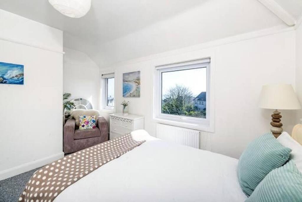 Sunrise! ~ 2 Bedrooms, Garden, Parking, Sea Views St Ives Extérieur photo