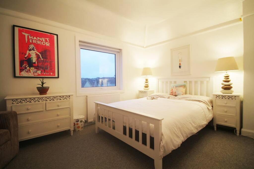 Sunrise! ~ 2 Bedrooms, Garden, Parking, Sea Views St Ives Extérieur photo