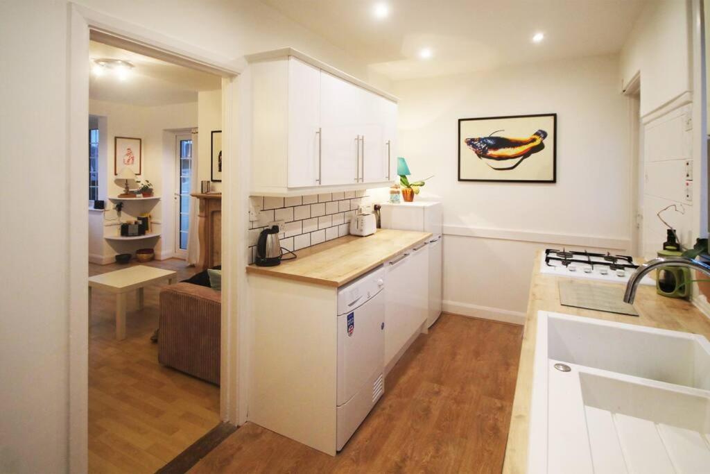 Sunrise! ~ 2 Bedrooms, Garden, Parking, Sea Views St Ives Extérieur photo