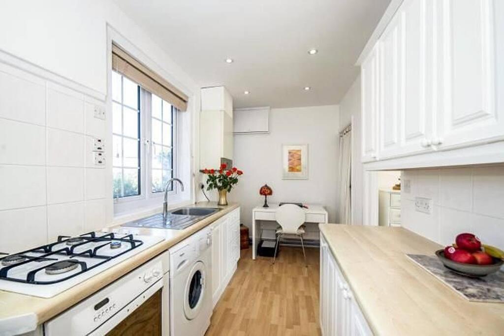 Sunrise! ~ 2 Bedrooms, Garden, Parking, Sea Views St Ives Extérieur photo